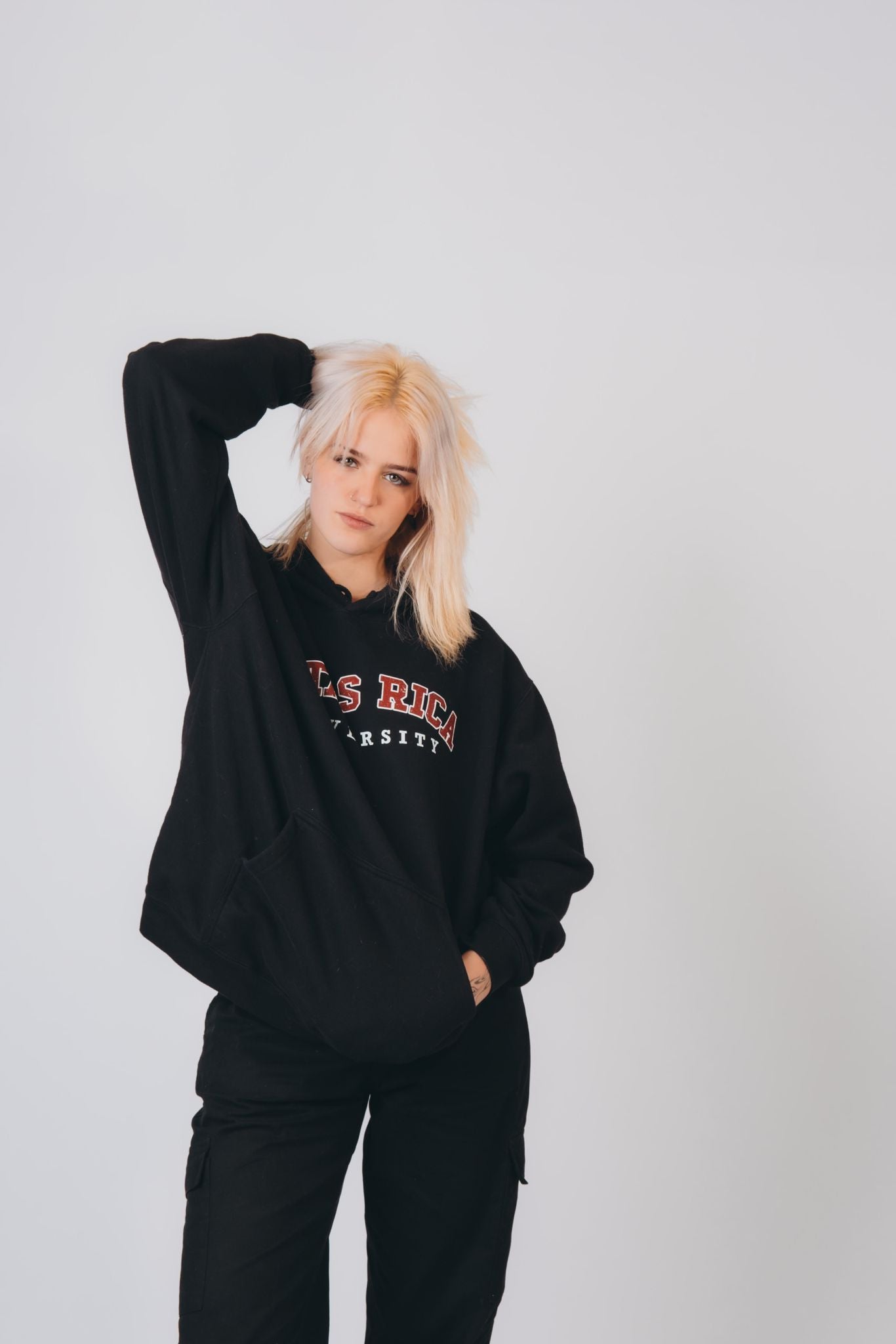 ESTÁS RICA: Sudadera Estás Rica University